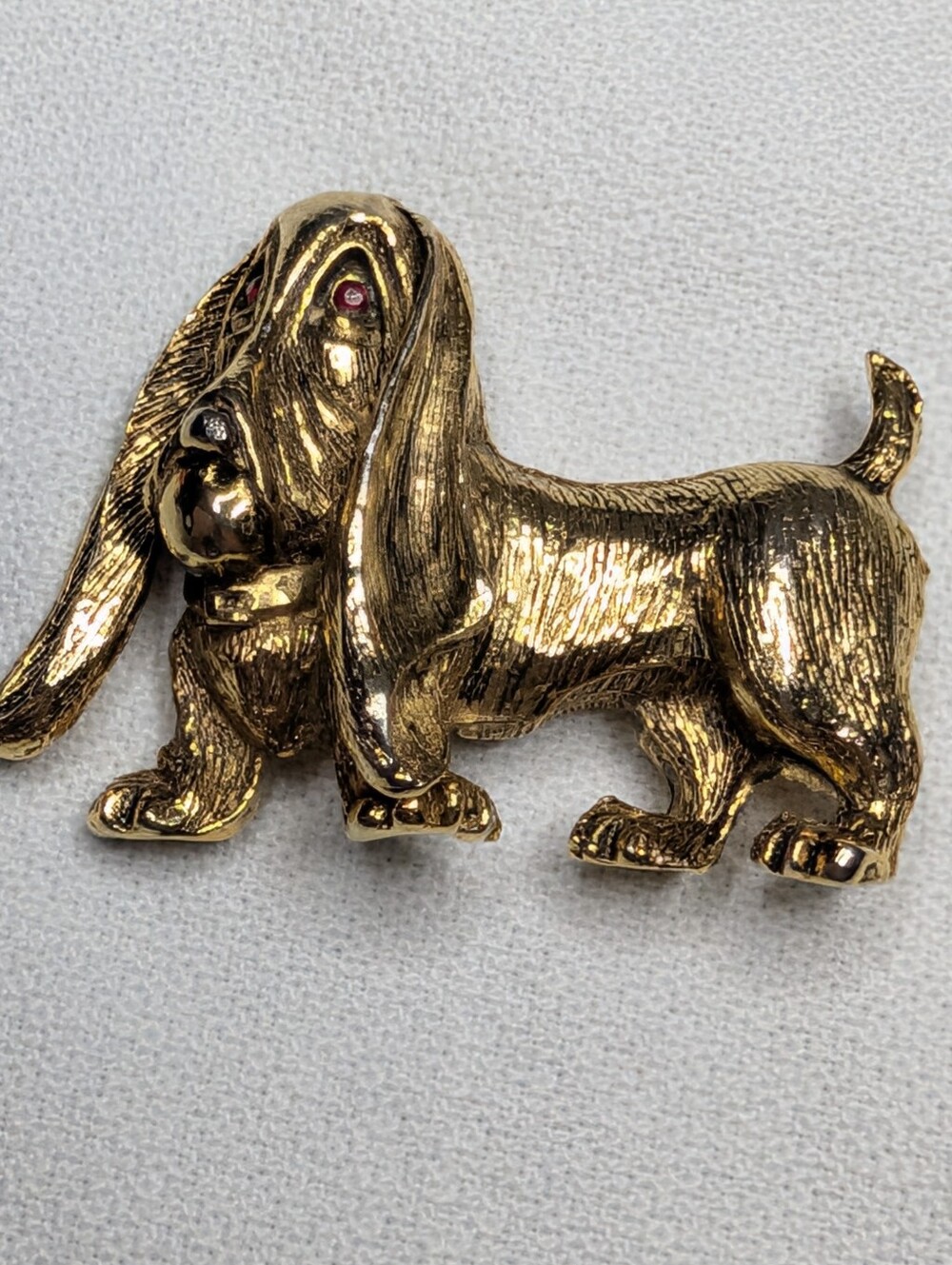 Vintage Gold Tone Basset Hound Dog Brooch Red Rhinestone Eyes